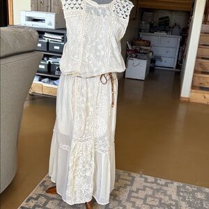 Elegant Cream Lace Dress